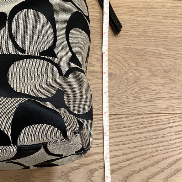 COACH Carly Hobo Tote with Patent Leather Trim - Picture 4 of 6